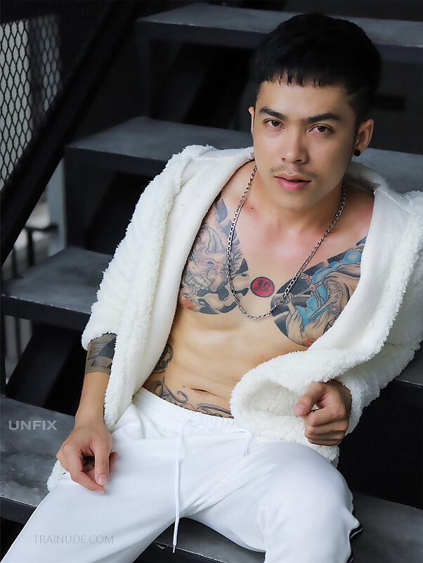 Next Image >>