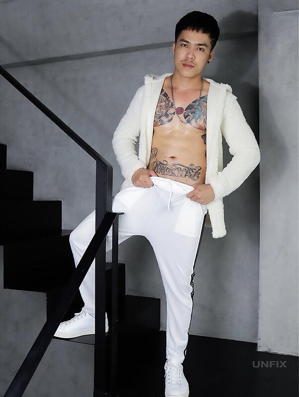 Next Image >>