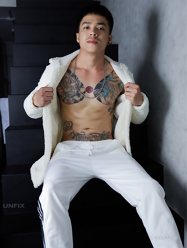Next Image >>