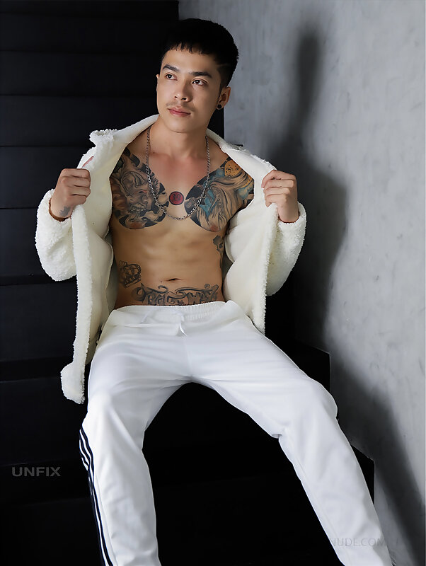 Next Image >>