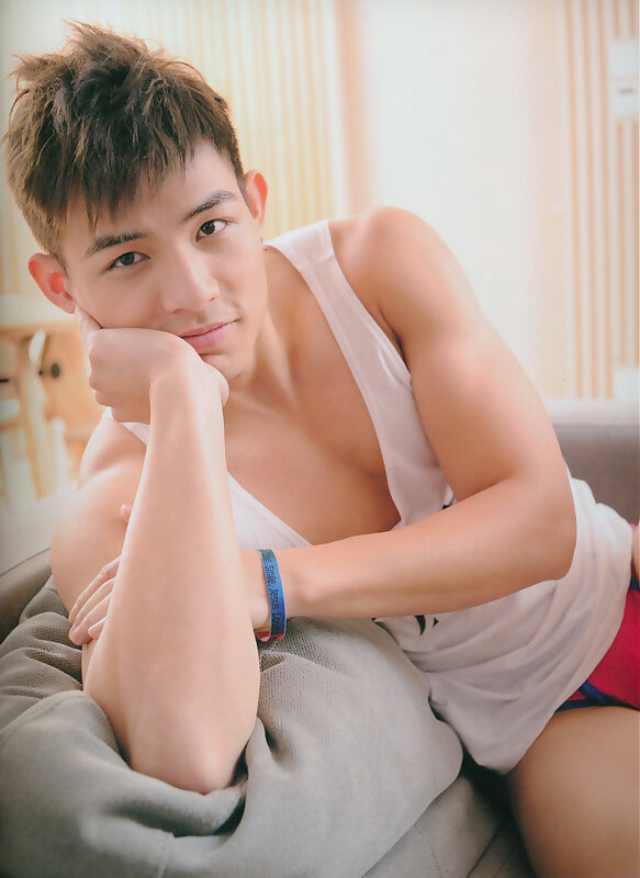 Next Image >>