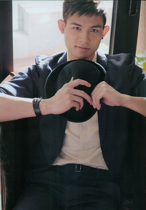 Next Image >>