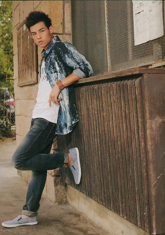 Next Image >>