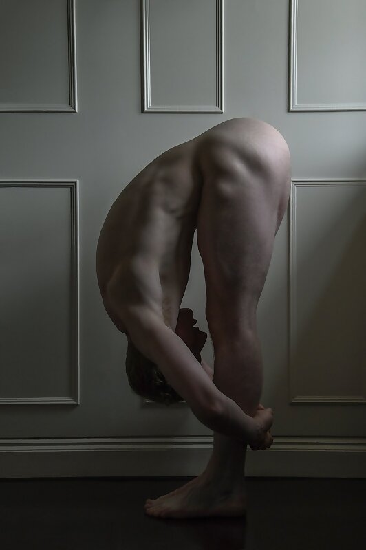 Next Image >>