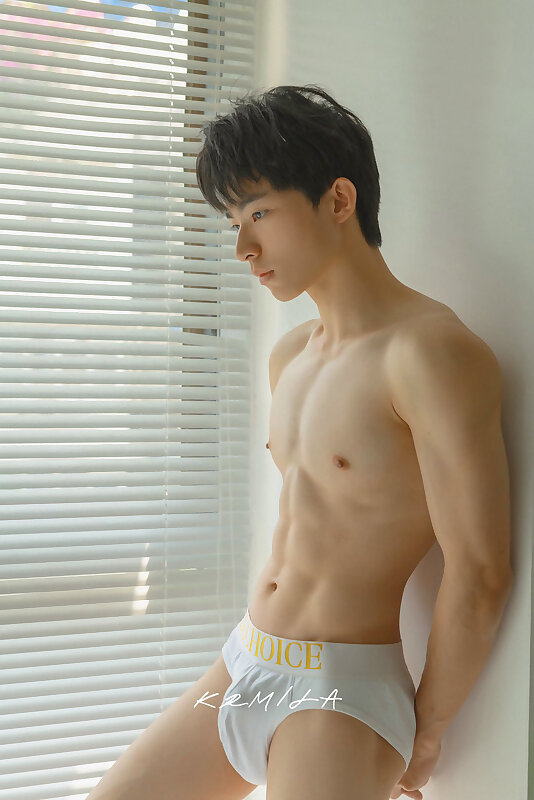 Next Image >>