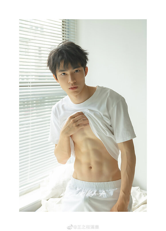 Next Image >>