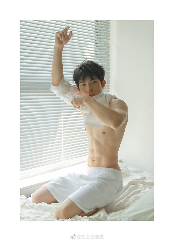 Next Image >>