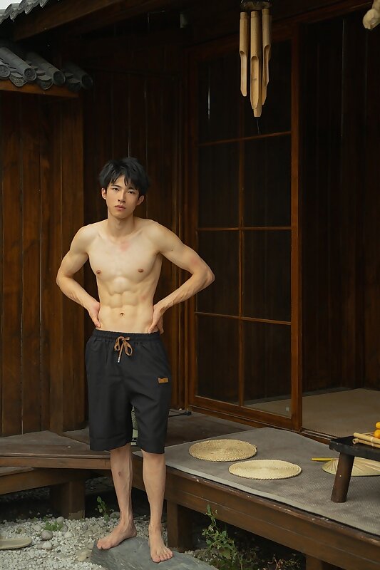 Next Image >>