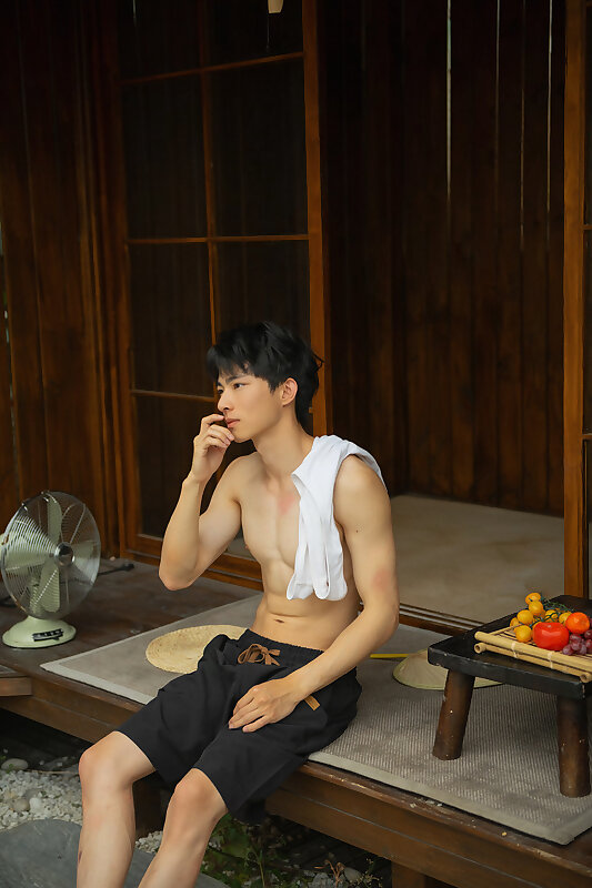 Next Image >>