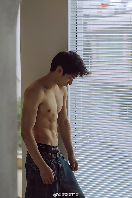Next Image >>