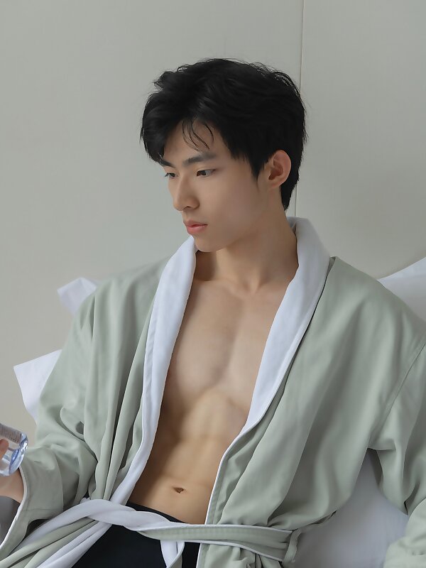 Next Image >>