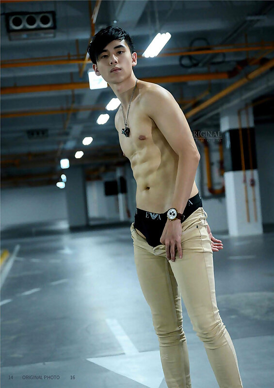 Next Image >>