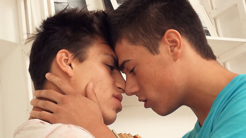 Next Image >>