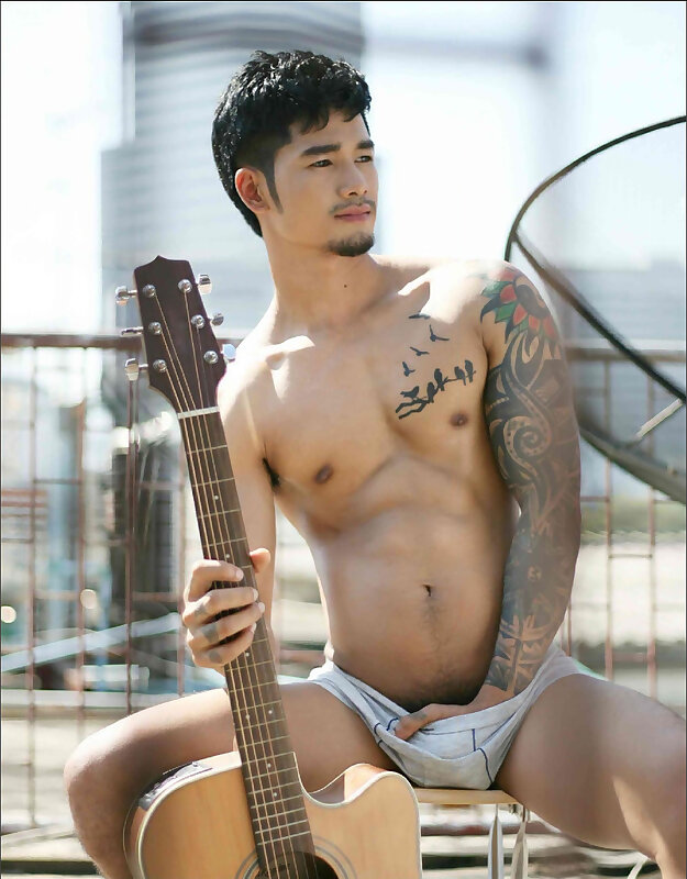 Next Image >>
