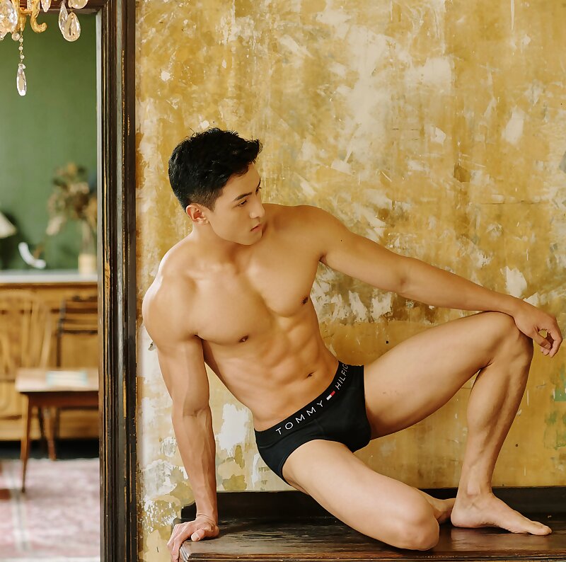 Next Image >>