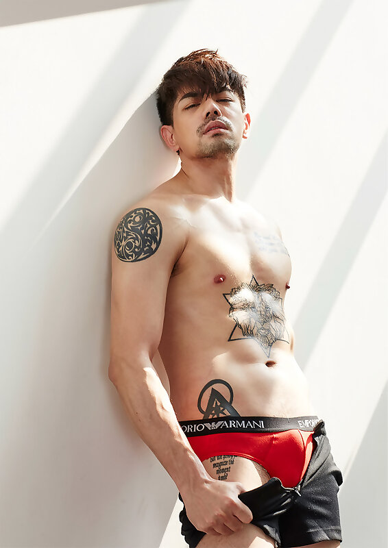 Next Image >>