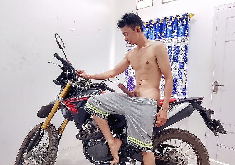 Next Image >>