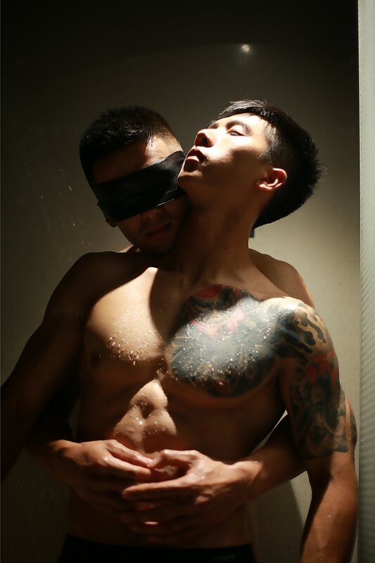 Next Image >>