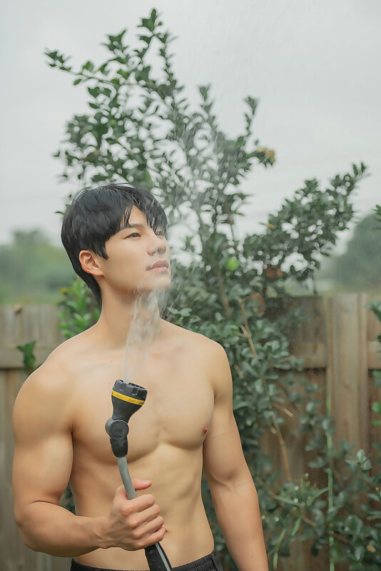Next Image >>