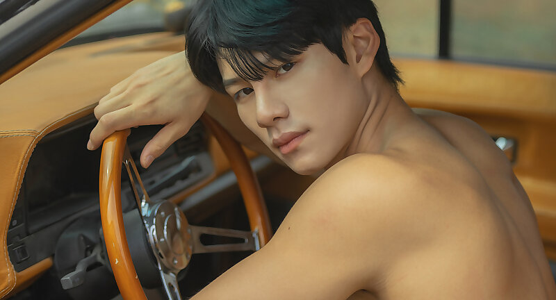 Next Image >>