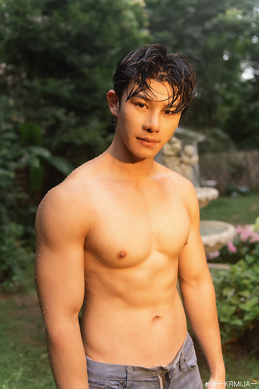 Next Image >>