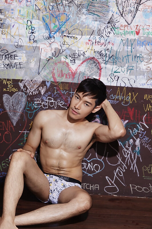 Next Image >>