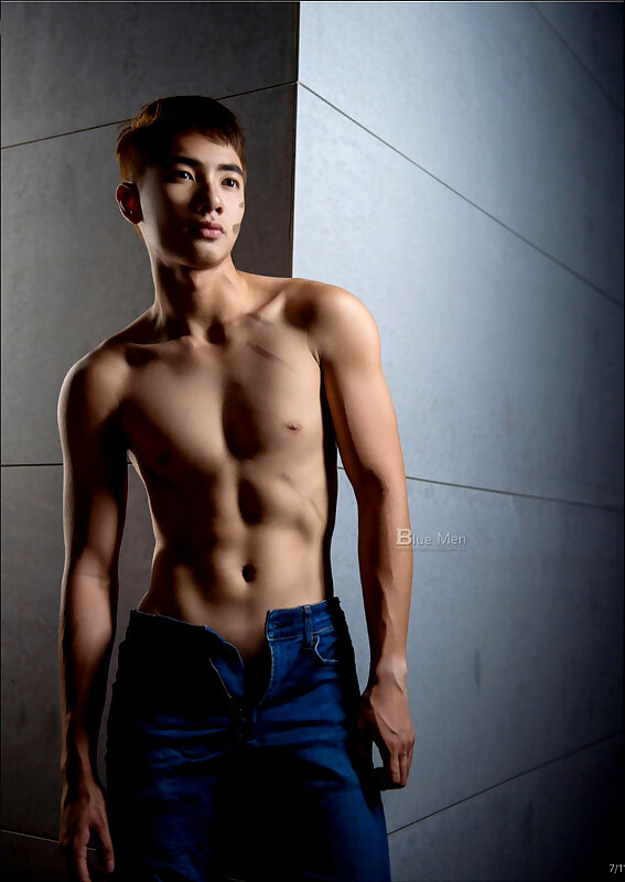 Next Image >>