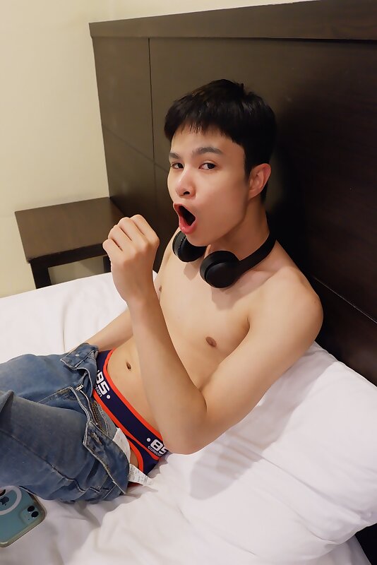 Next Image >>