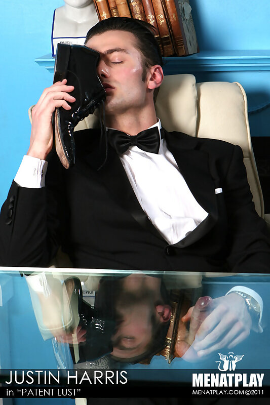 Next Image >>