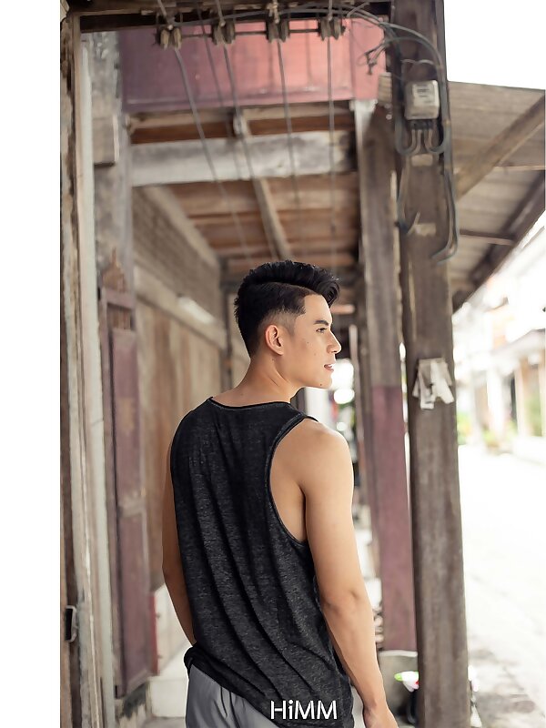 Next Image >>