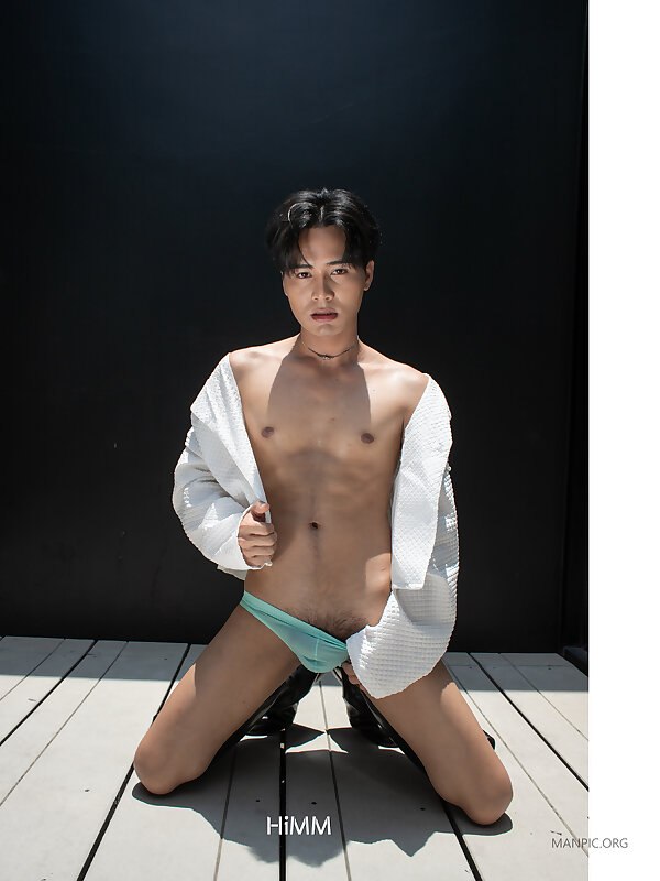 Next Image >>