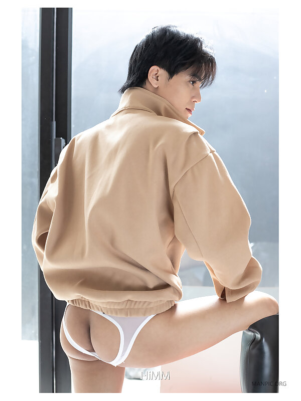 Next Image >>