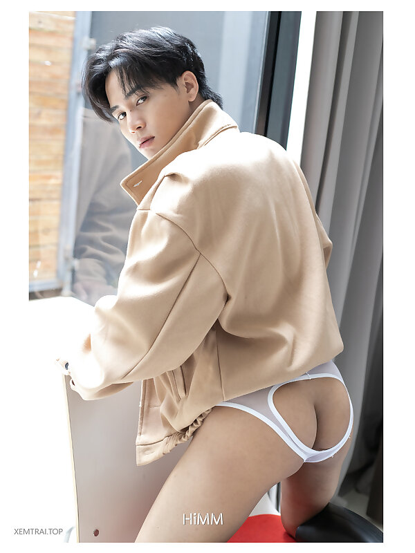 Next Image >>