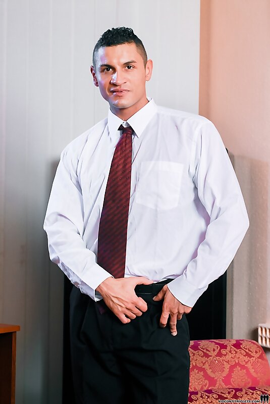 Next Image >>