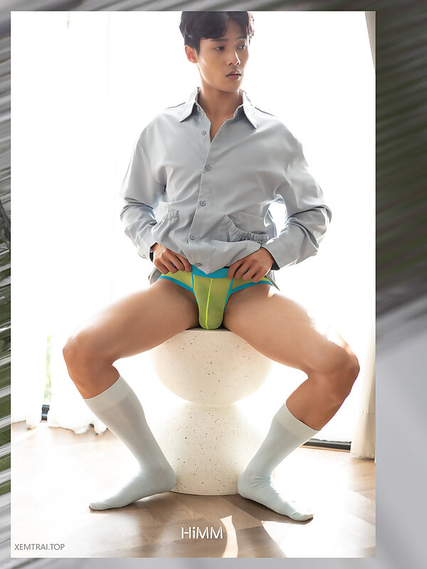 Next Image >>