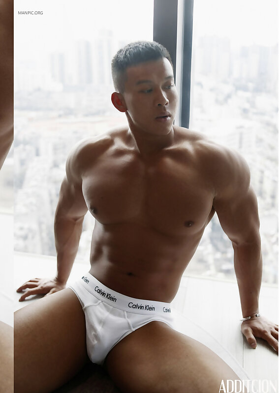 Next Image >>