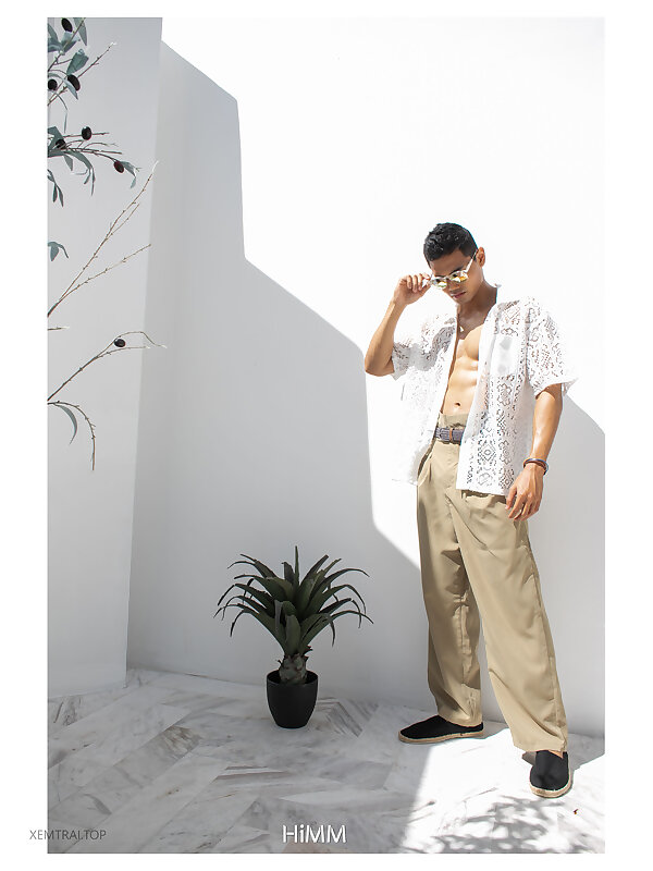 Next Image >>