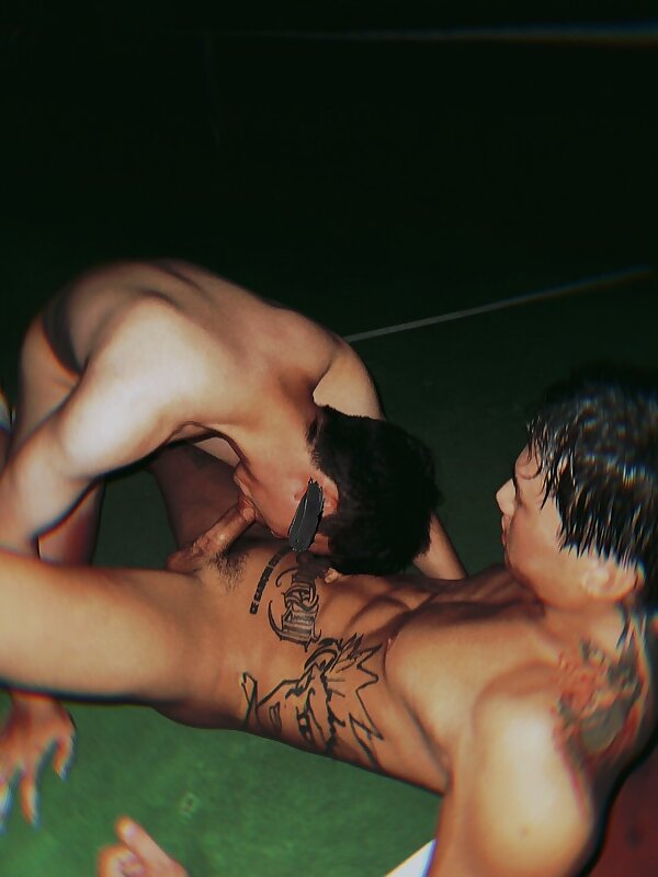 Next Image >>