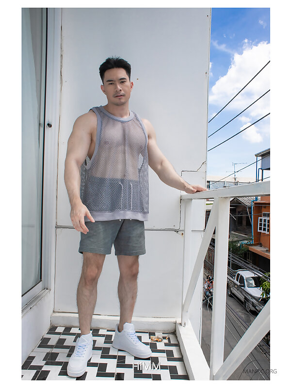 Next Image >>