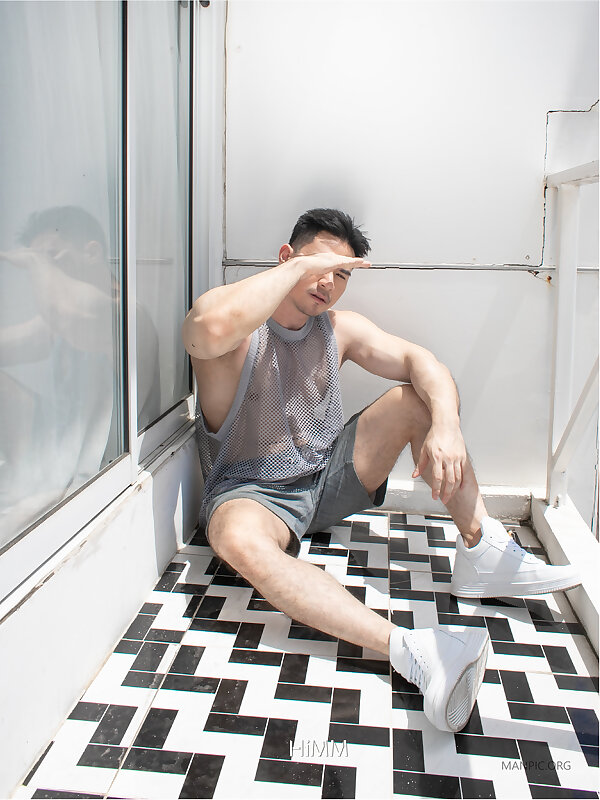 Next Image >>