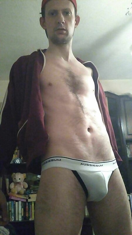 Next Image >>