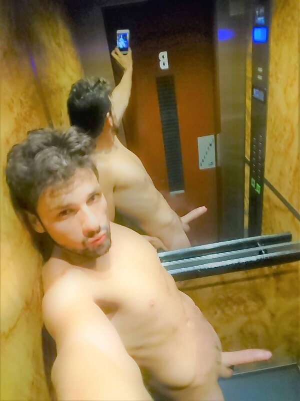 Next Image >>