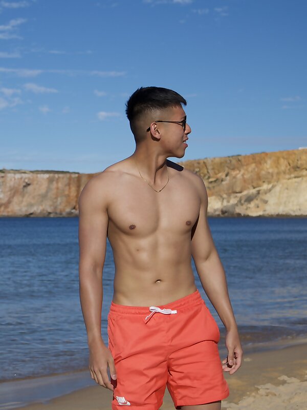 Next Image >>