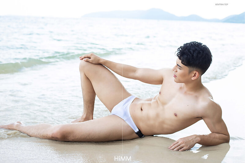 Next Image >>