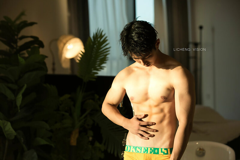 Next Image >>