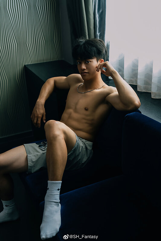 Next Image >>