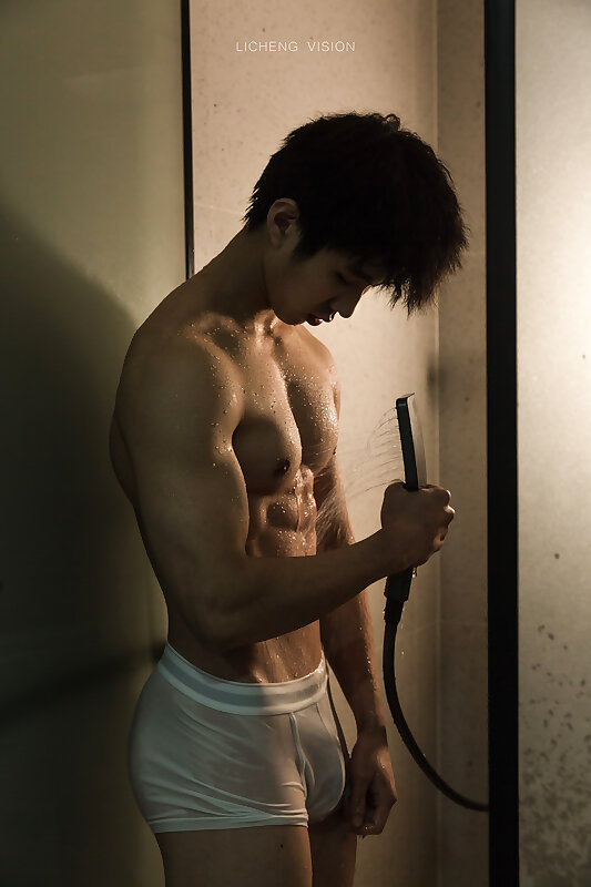 Next Image >>