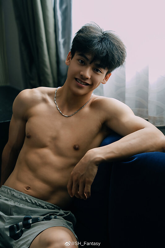 Next Image >>