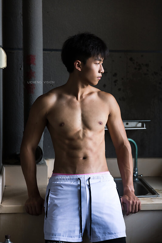 Next Image >>