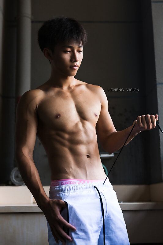 Next Image >>